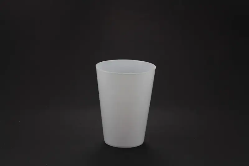 Distribuidora de copos descartáveis de acrílico
